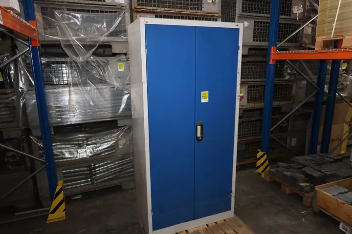 1 x Metallschrank Maße: 93 x 50 x 193 cm